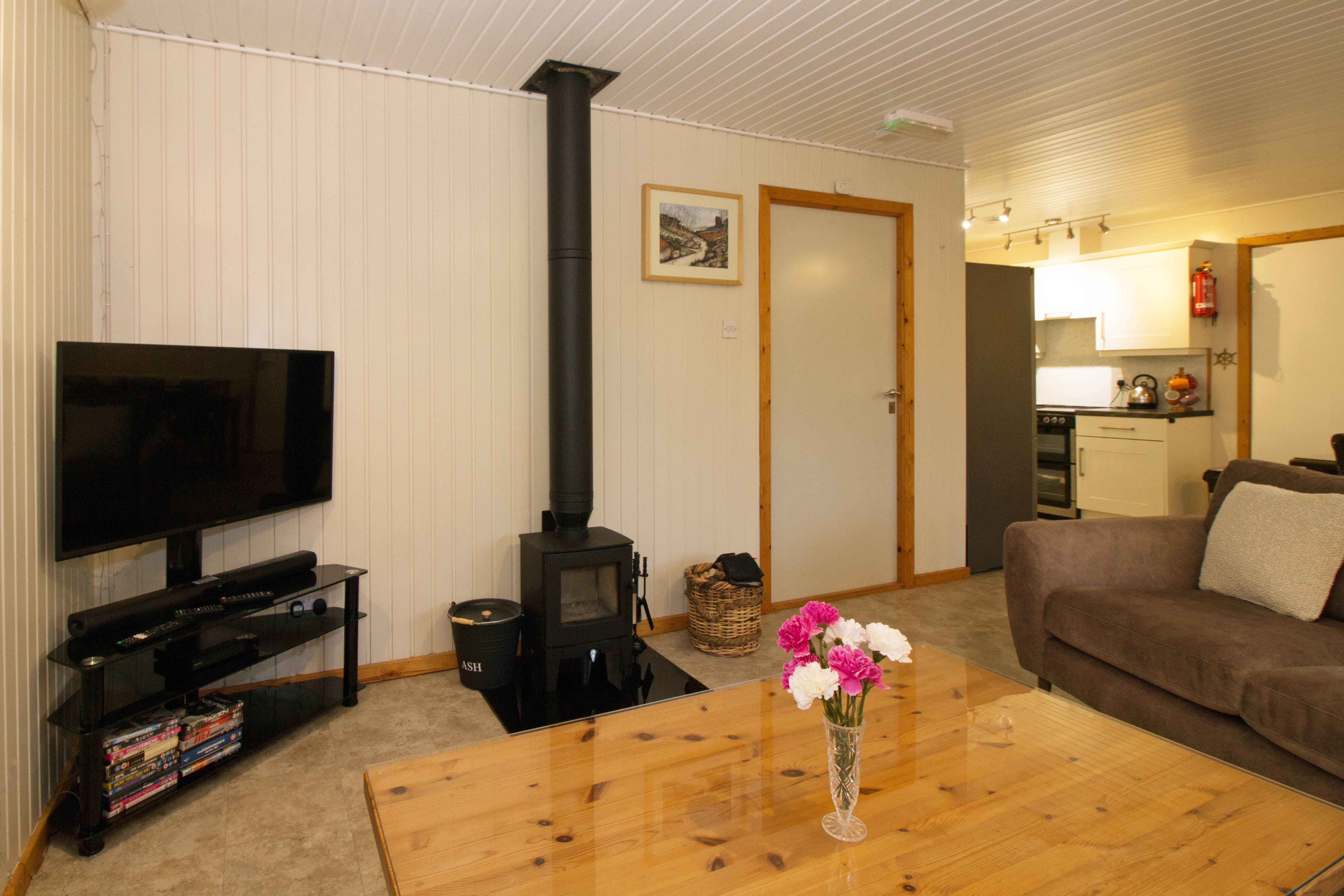Fern Crag lounge - Dog friendly self catering lodge